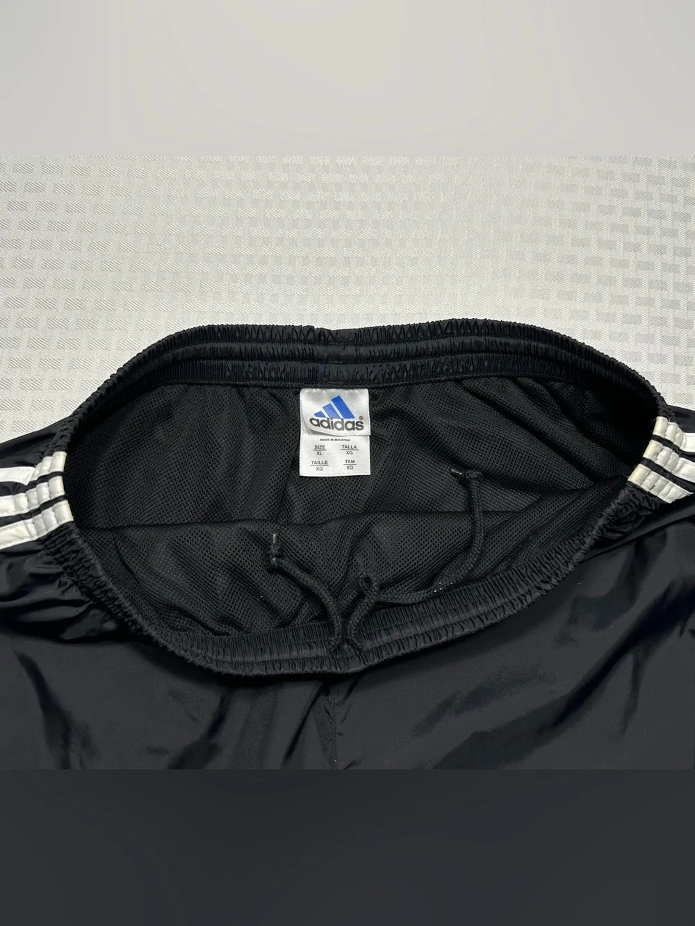 VTG 90s Adidas Black 3-Stripe Mens XL Mesh Lined 32